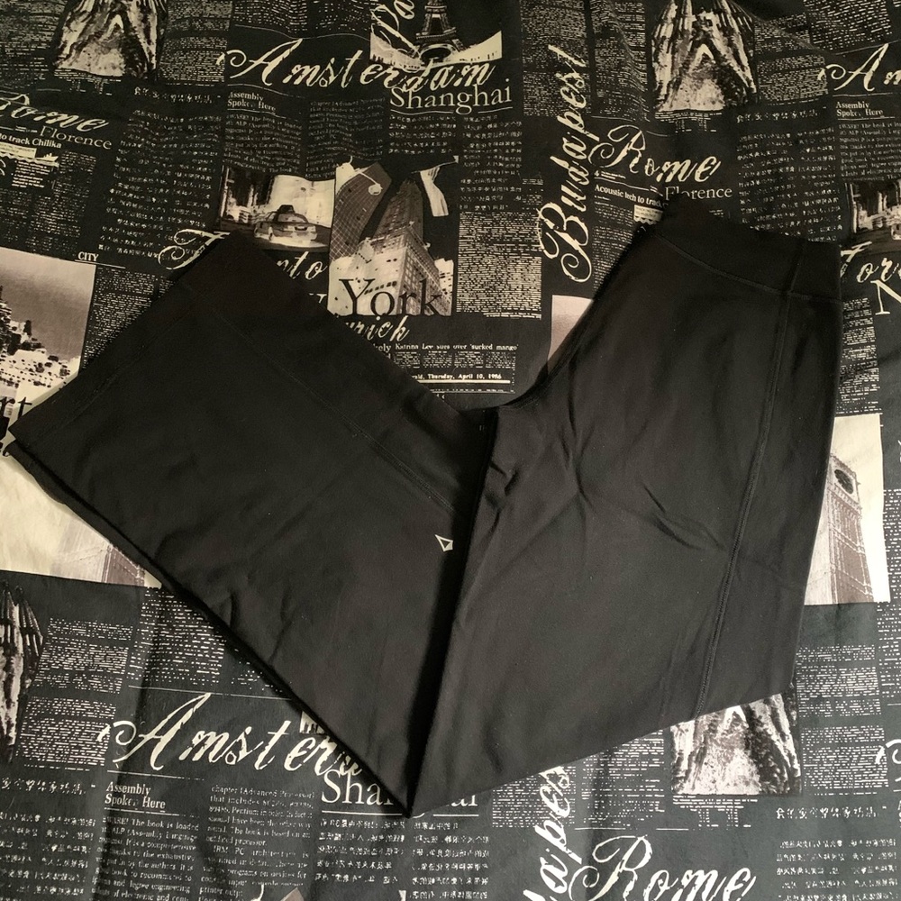 Ivivva by Lululemon Wide-leg pants w/pockets 14/6